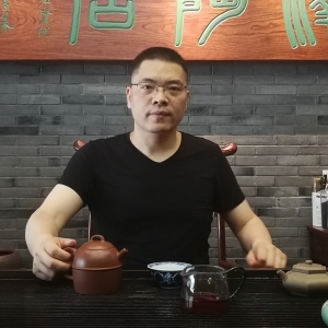 范泽君 高级工艺美术师